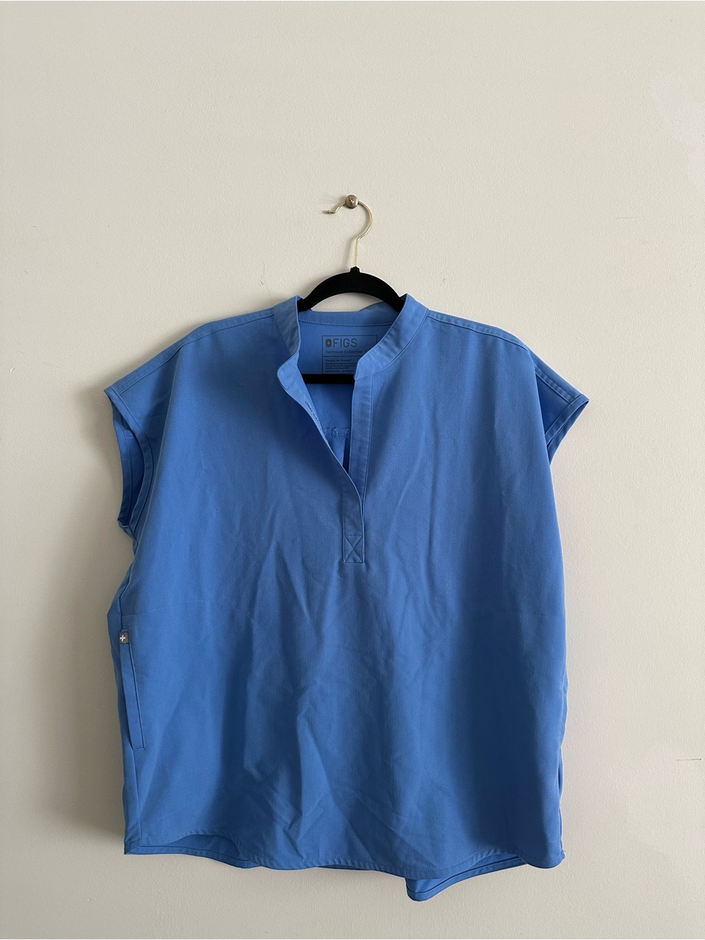 Figs Men's Short-Sleeve Collarless Button-Down Shirt in Blue